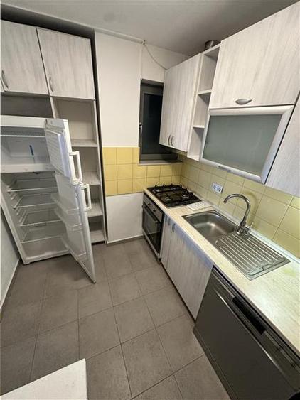 Apartament cu 2 camere semidecomandat în Băneasa