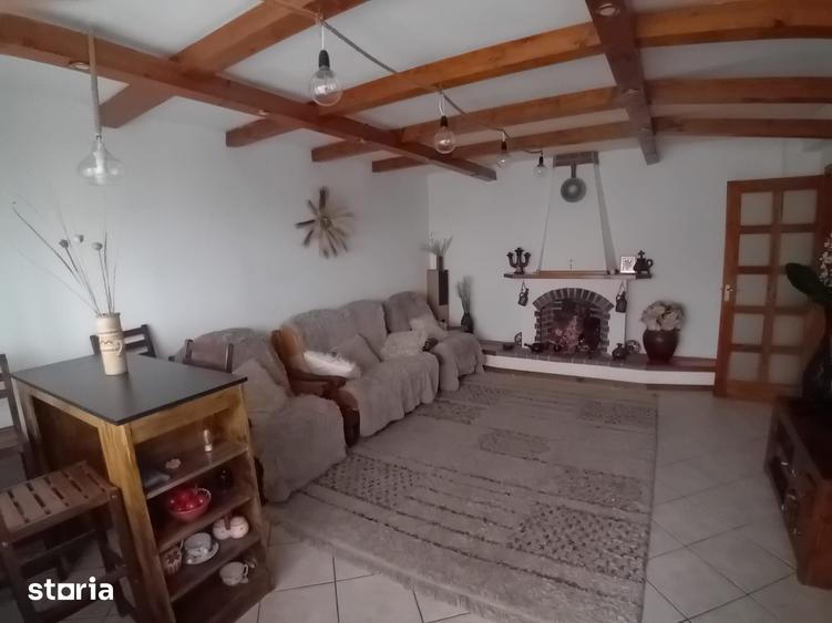 Apartament cu 4 camere decomandat în Baicului