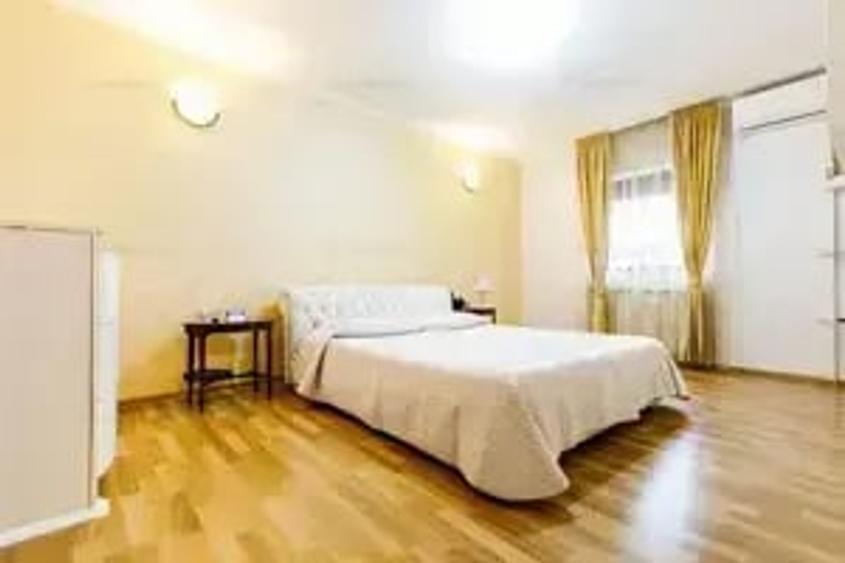 Casă cu 3 camere cu Teren 500 Mp în Central