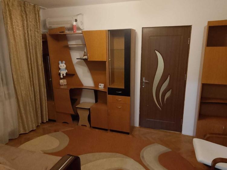 Apartament cu 2 camere decomandat în Exterior Vest