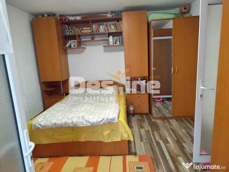Casă cu 3 camere cu Teren 1364 Mp în Central
