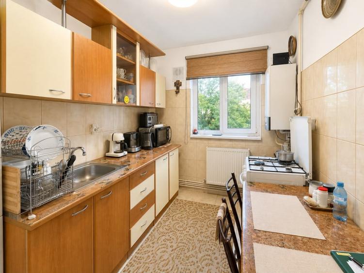 Apartament cu 3 camere decomandat în Tomis Nord