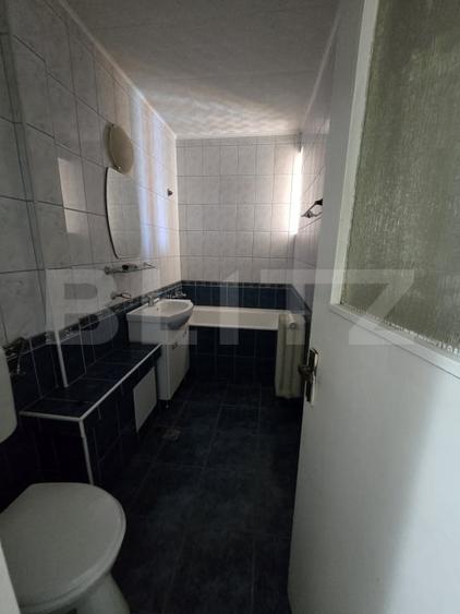 Apartament cu 3 camere, 70 mp, zona Reghin - 8