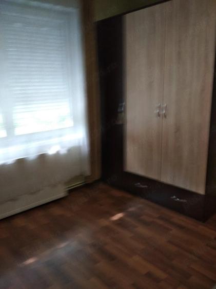 Apartament cu 4 camere decomandat în Tudor