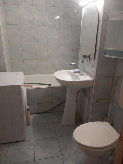 Apartament cu 3 camere decomandat în Dâmbu Pietros