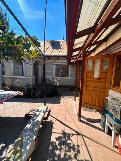 Casă cu 3 camere în Central