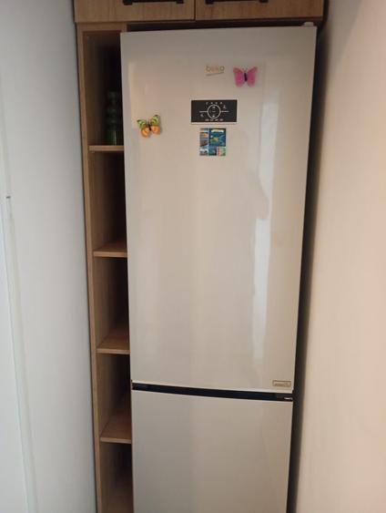 Apartament cu 3 camere semidecomandat în Drumul Taberei