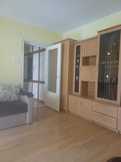 Apartament cu 2 camere semidecomandat în Nufărul