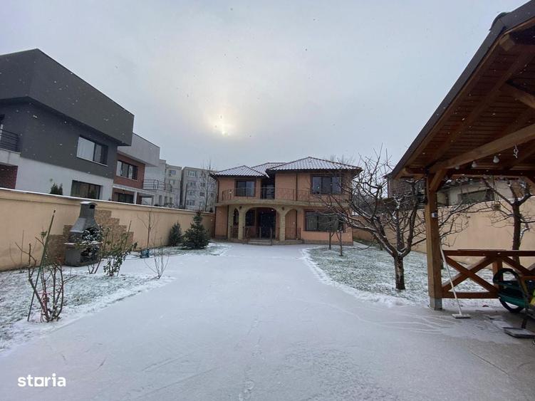 Casă cu 4 camere cu Teren 500 Mp în Dunărea