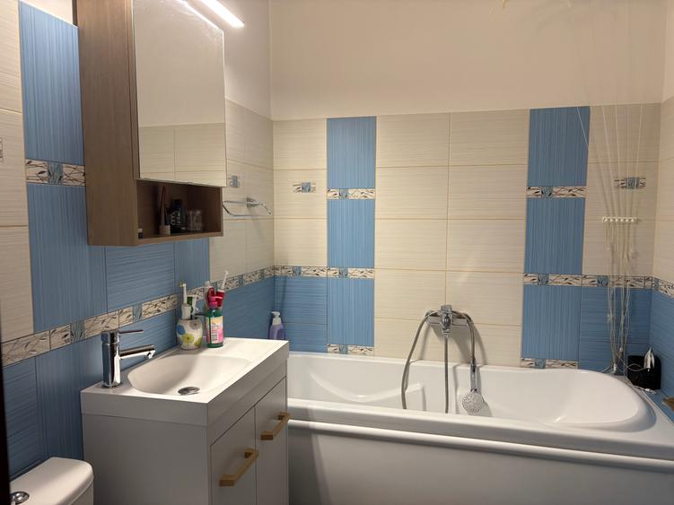 Apartament cu 2 camere decomandat în Florești