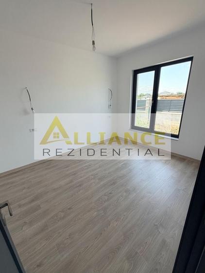 Casă individuală cu 3 camere cu Canalizare în Berceni
