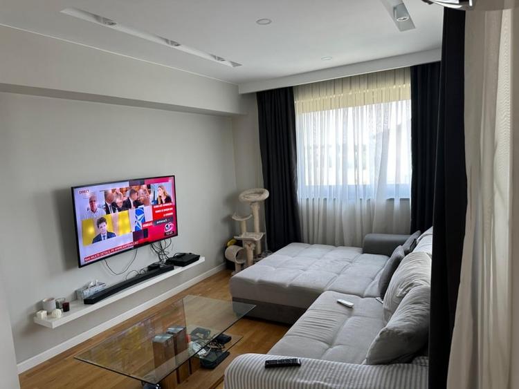 4 camere decomandat  Sisesti, priveliste libera, complex securizat - 3