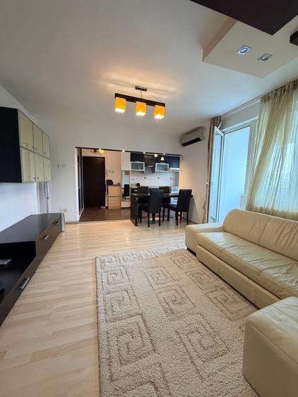 Apartament cu 3 camere semidecomandat în Titan