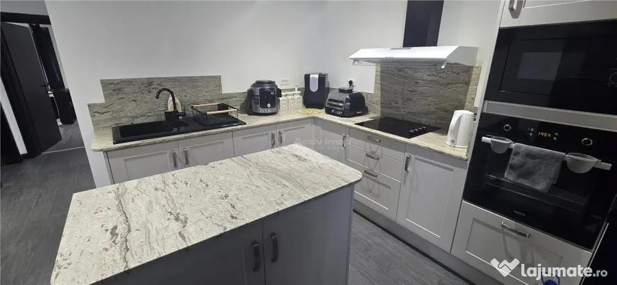 Casă cu 8 camere cu Teren 2000 Mp în Poșta Câlnău