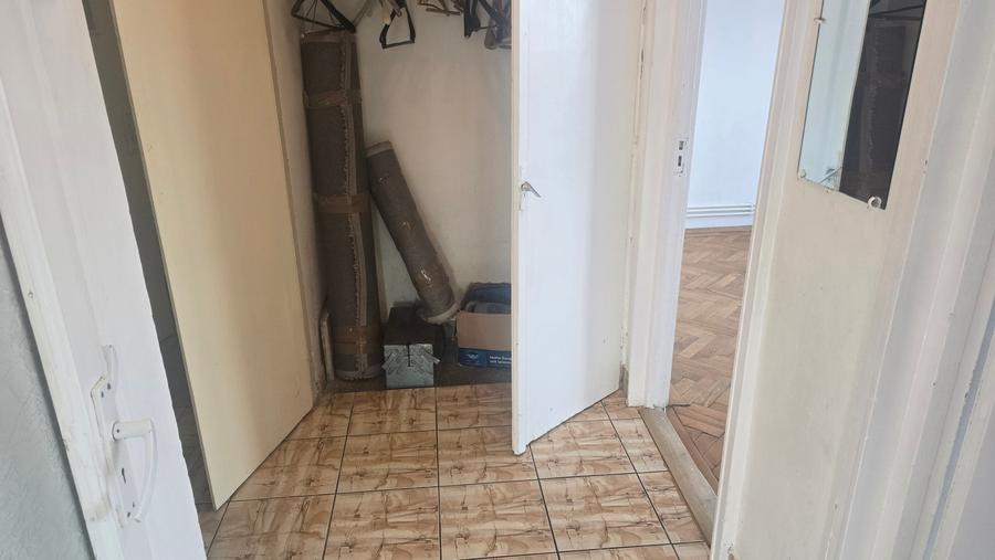 Apartament cu 2 camere decomandat în Piața Centrală