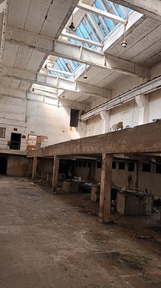 Spațiu industrial, de 12,000 mp, în Central
