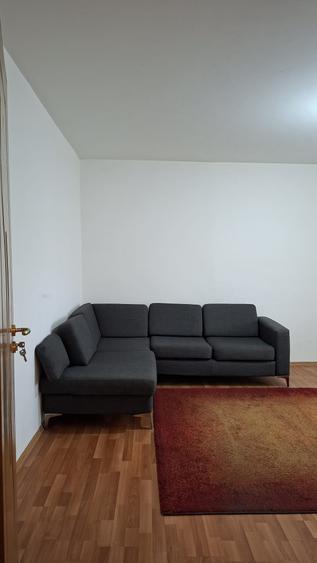 Apartament cu 3 camere decomandat în Prundu