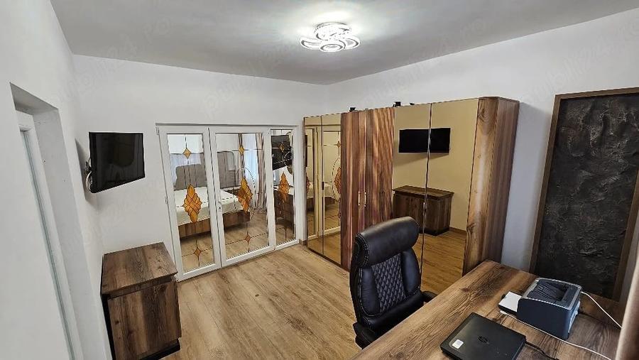 Casă cu 5 camere cu Teren 300 Mp în Central
