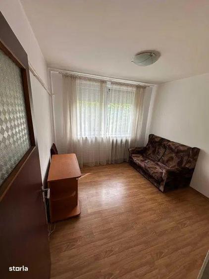 Apartament cu 3 camere decomandat, mobilat în Giurgiului