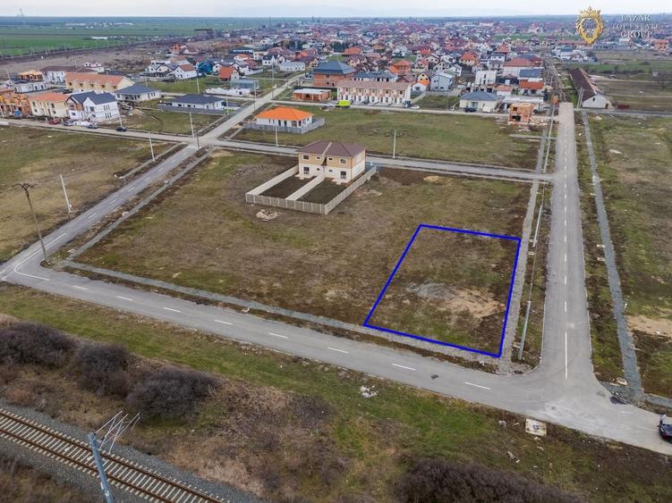 Teren Construcții intravilan de 700 mp, în Vladimirescu