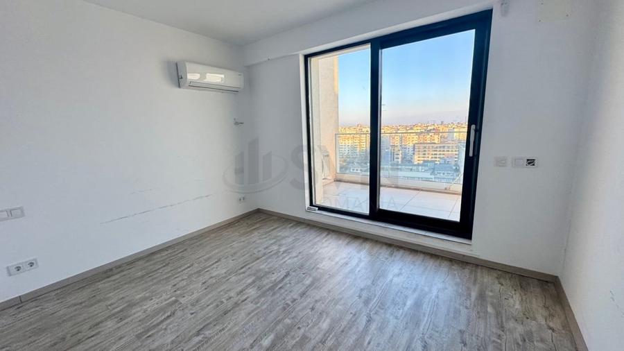 Apartament cu 5 camere decomandat în Nerva Traian