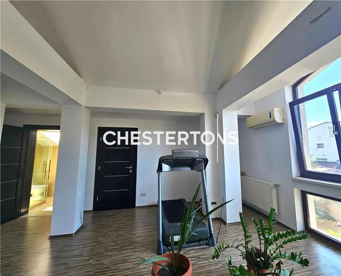 Casă cu 7 camere cu Teren 187 Mp în Domenii