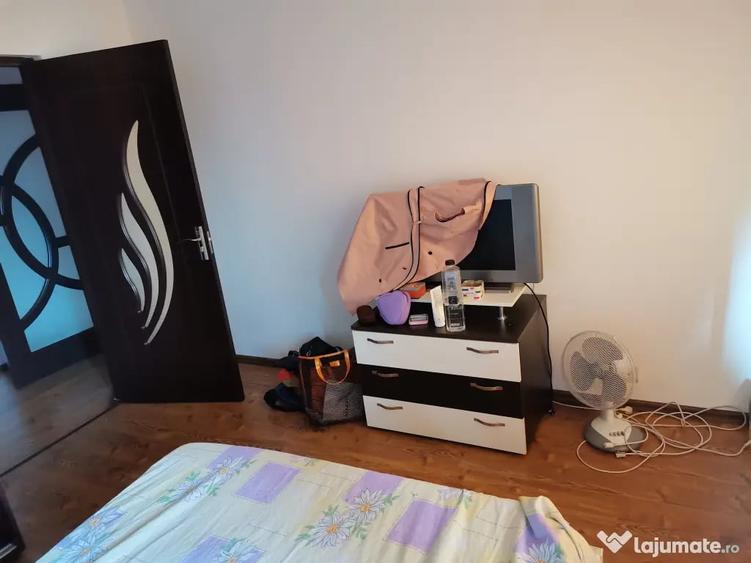 Apartament cu 3 camere decomandat în Șimian