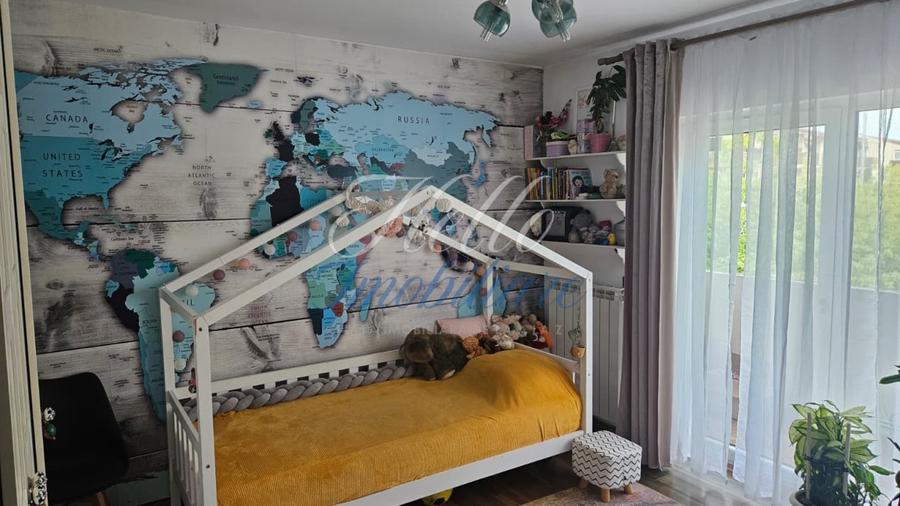 Apartament cu 3 camere semidecomandat în Florești
