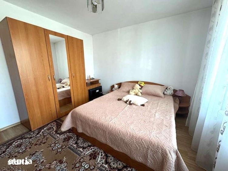 Casă cu 7 camere cu Teren 1250 Mp în Central
