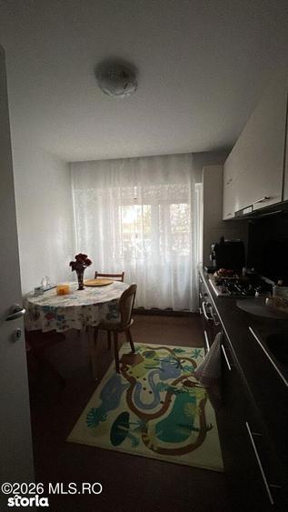 Apartament cu 3 camere decomandat, mobilat în Faleza Nord