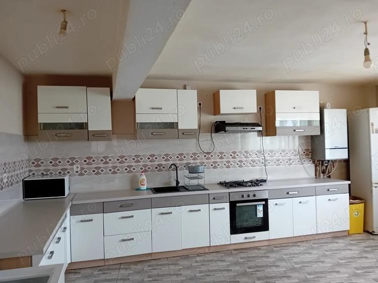 Casă cu 6 camere cu Teren 565 Mp în Ișalnița
