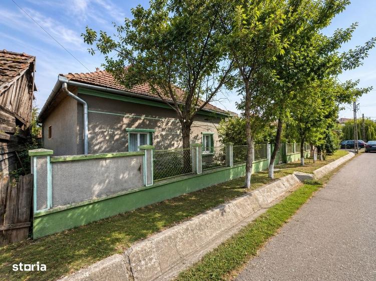 Casă cu 3 camere în Sălard