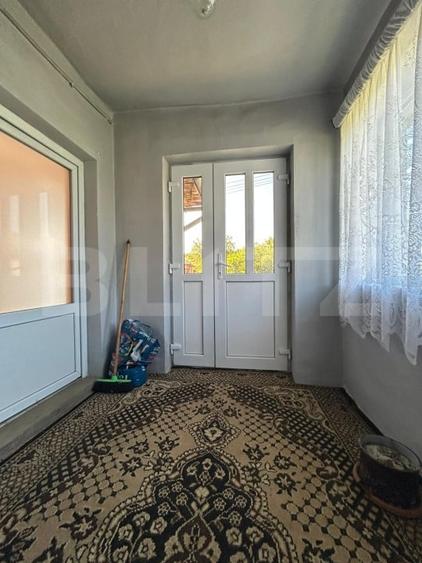 Casă individuală cu 2 camere cu Teren 1100 Mp în Mica
