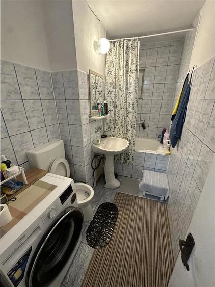 Apartament cu 2 camere semidecomandat în Lipovei