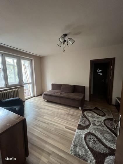 Apartament cu 2 camere semidecomandat în Calea București
