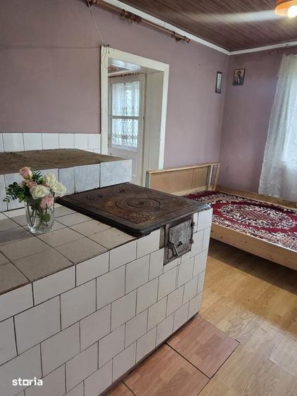 Casă cu 4 camere cu Teren 1500 Mp în Zamostea