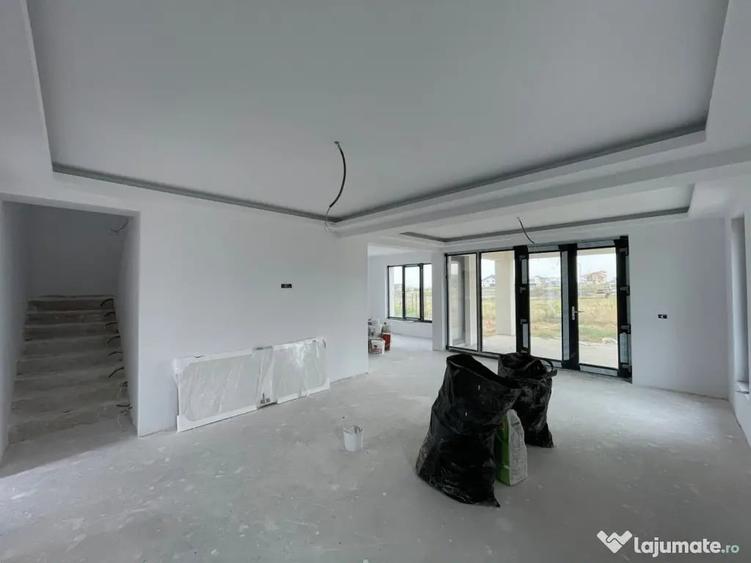 Casă cu 5 camere cu Teren 599 Mp în Giarmata
