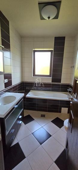 Casă individuală cu 4 camere cu Canalizare în Platou