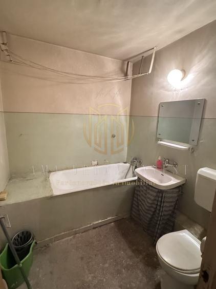 Apartament cu 3 camere decomandat în Rahova