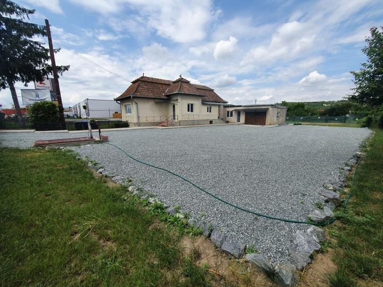 Casă cu 4 camere în Central