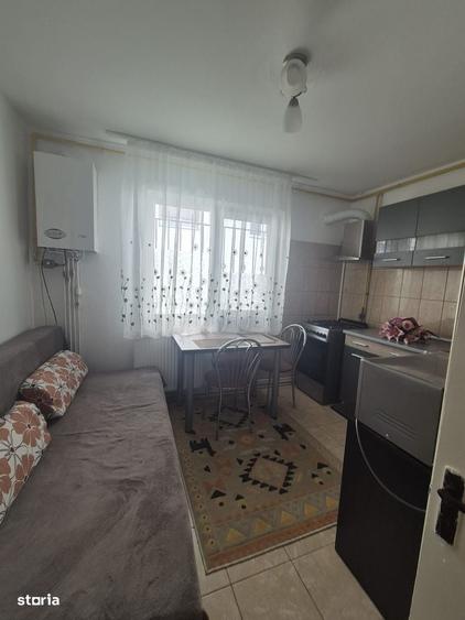 Garsonieră decomandată în Noua