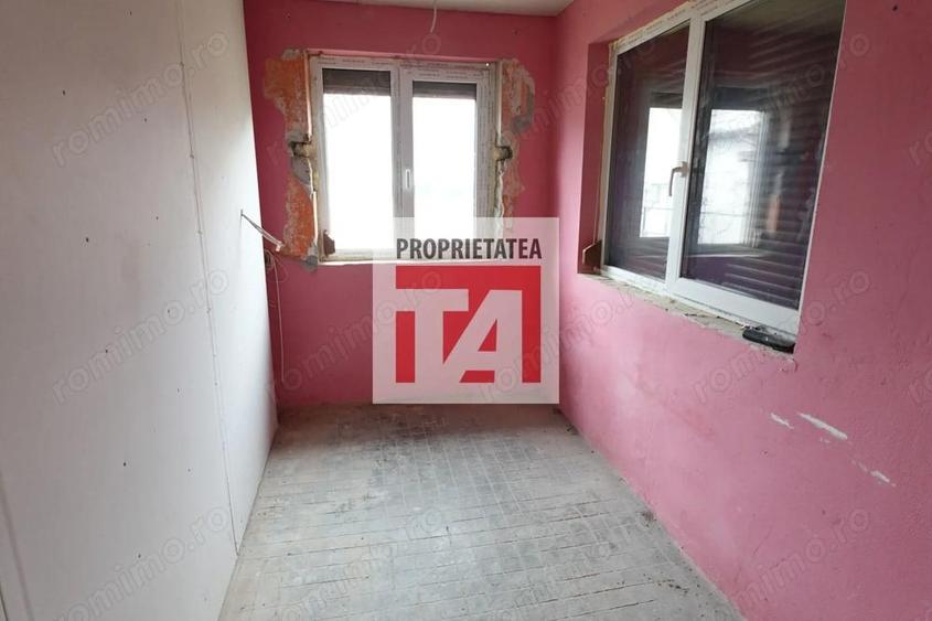 Casă cu 3 camere cu Teren 1733 Mp în Remeți