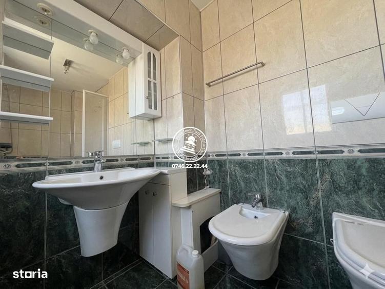 Apartament cu 4 camere în Târgu Cucu