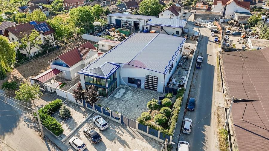 Spațiu comercial, de 1,400 mp, în Central