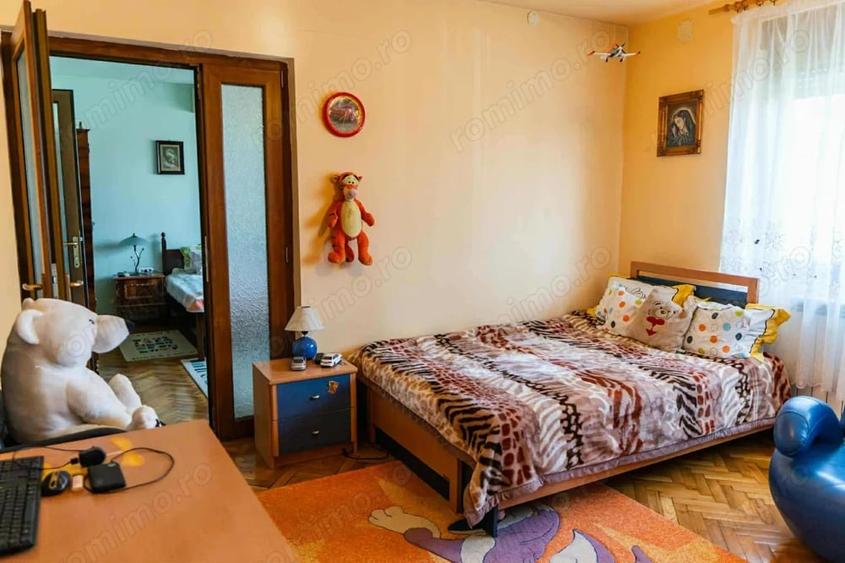Casă cu 6 camere cu Teren 300 Mp în Grădiște