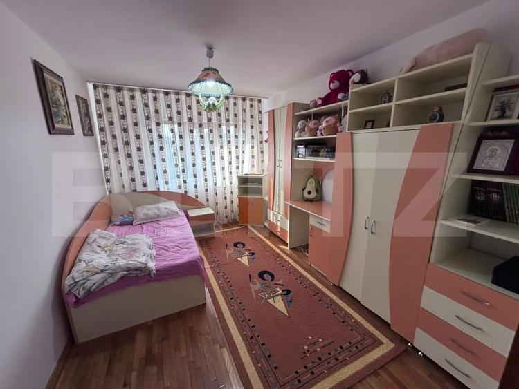Duplex cu 14 camere cu Canalizare în Exterior Nord