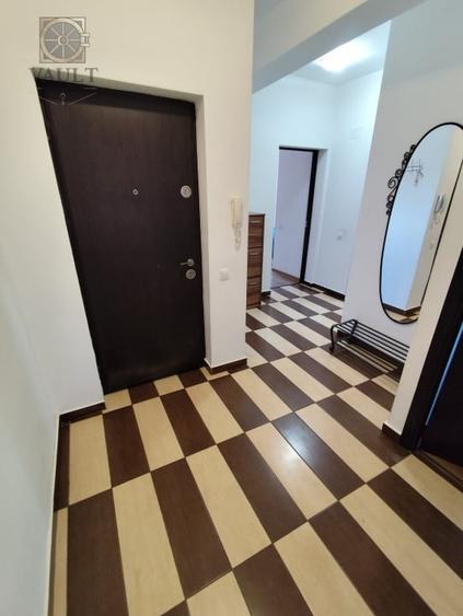 Apartament cu 3 camere decomandat, mobilat în Haliu