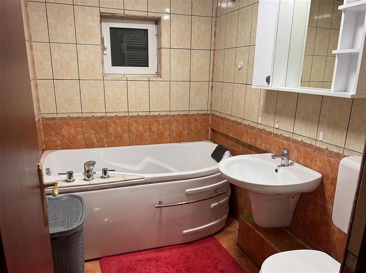 Apartament cu 3 camere decomandat în Obcini