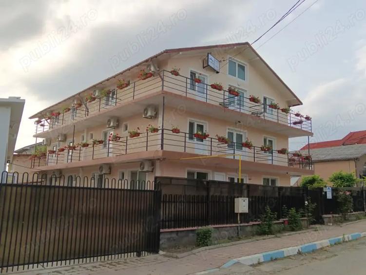 Spațiu comercial, de 800 mp, în Schitu