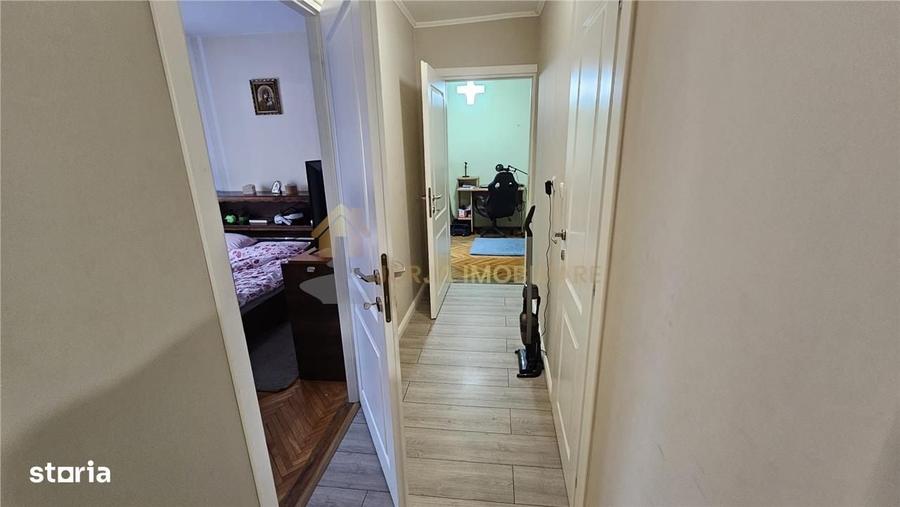 Apartament cu 4 camere decomandat în Florești
